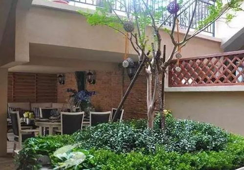 为什么现在别墅装修都喜欢往下挖半层做成庭院？亲身体验后才知道，好处多得超乎想象